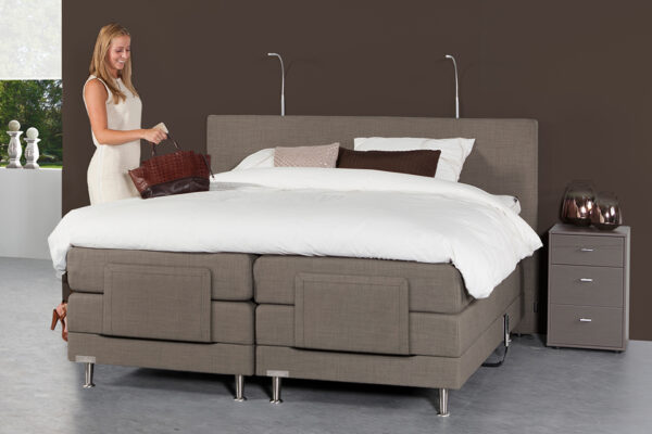 CARESSE 4700 elektrisch